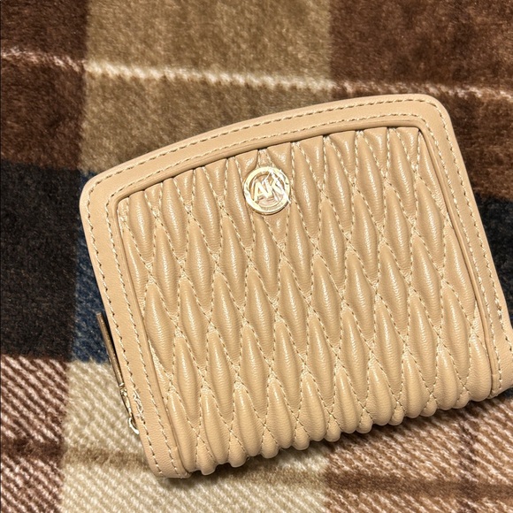 Anne Klein Beige Quilted Wallet - Picture 1 of 10